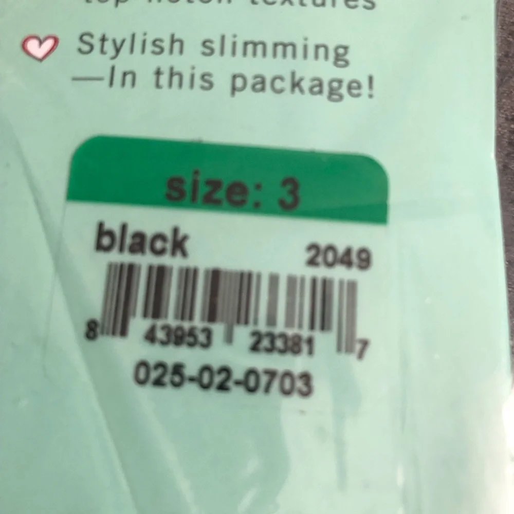 NWT spanx Love Your Assets Black Shaping Tights textured wish bone size 3‎